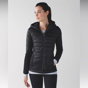 Lululemon Down For A Run Puffer Jacket in Black Size 8